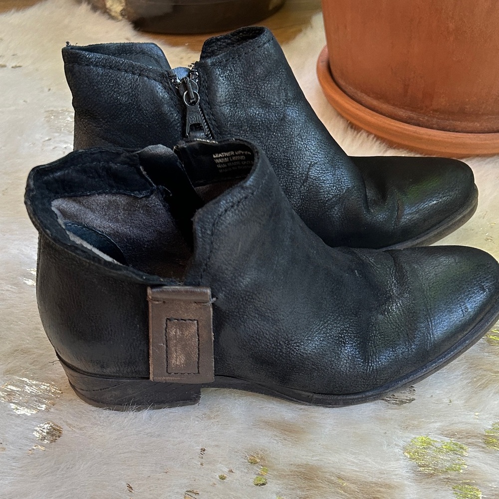 Black Leather Woman’s Ankle Boots
